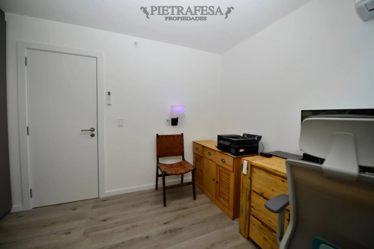 Apartamento ID.15101 - Apartamento en venta, 3 dormitorios, 2 baños, terraza, garaje. Amueblado. Buceo.