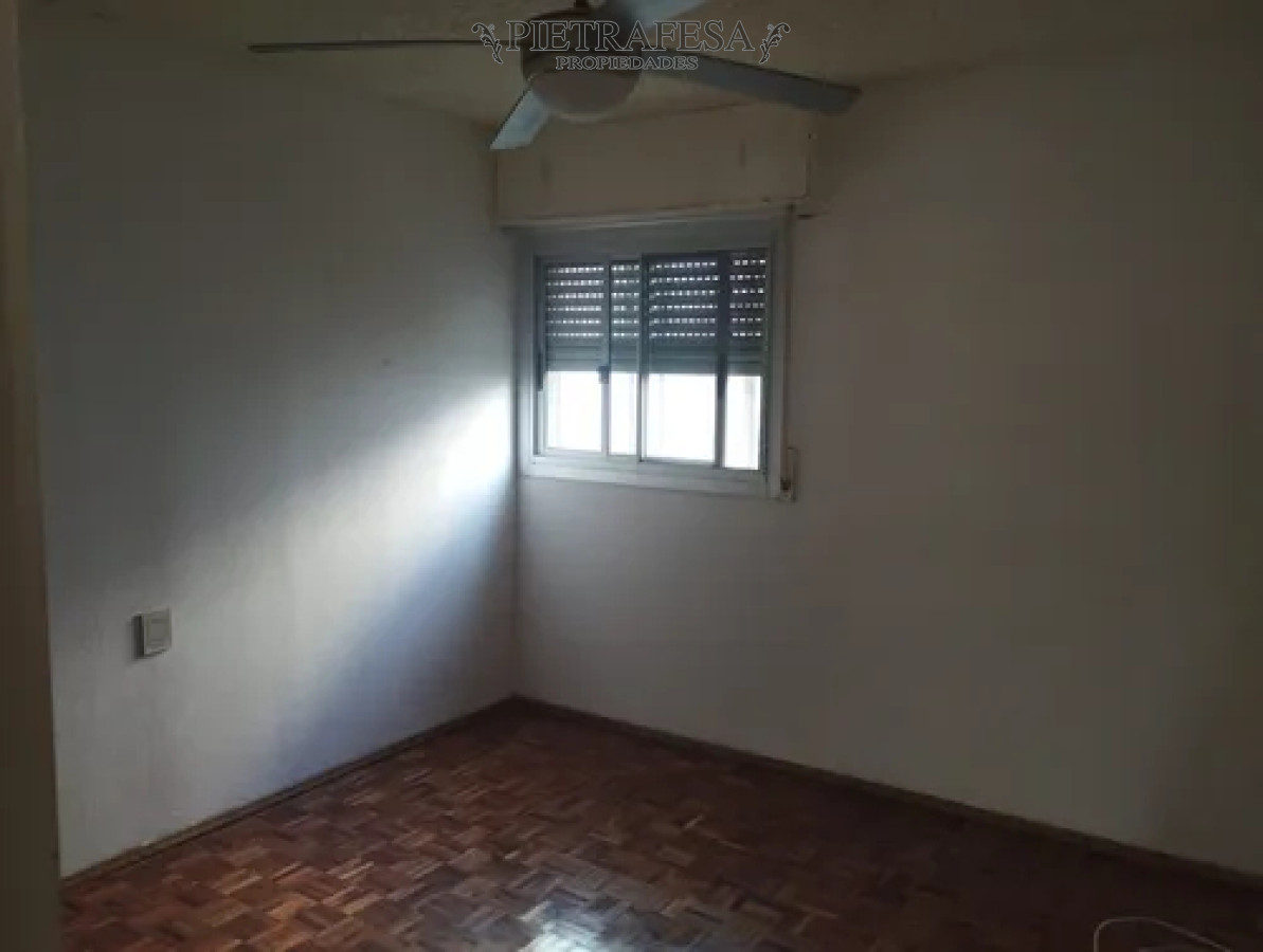 Apartamento ID.13919 - Apartamento en alquiler, 2 dormitorios, 1 baño, terraza lavadero. Parque Posadas.