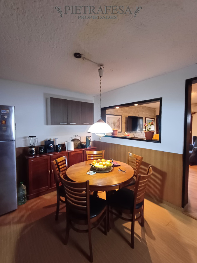 Apartamento ID.6036 - Apartamento tipo dúplex en venta 3 dormitorios, 1 baño y patio con parrillero-Alberto Zum Felde-Malvin Norte 