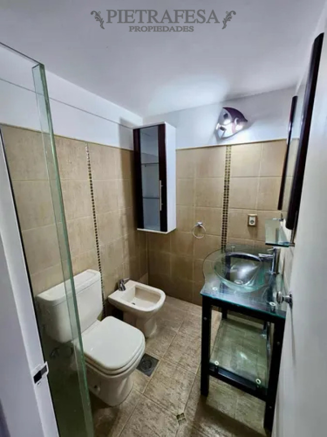 Apartamento ID.13883 - Apartamento en alquiler, 2 dormitorios, 1 baño, garaje. Malvin.