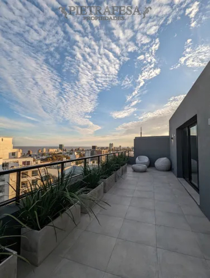 Apartamento ID.14340 - Apartamento en alquiler, monoambiente, 1 baño, patio. Cordón.