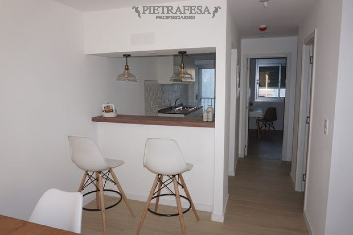 Apartamento ID.14213 - Apartamento en Edificio Tango - 2 dormitorios - 1 baño y Balcon con vista al mar
