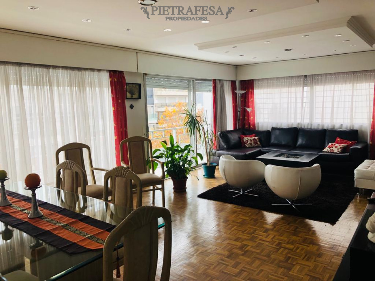 Apartamento ID.4000 - Apartamento Penthouse en venta - 4 dormitorios - 4 baños - garaje x 2 - Chucarro -Pocitos