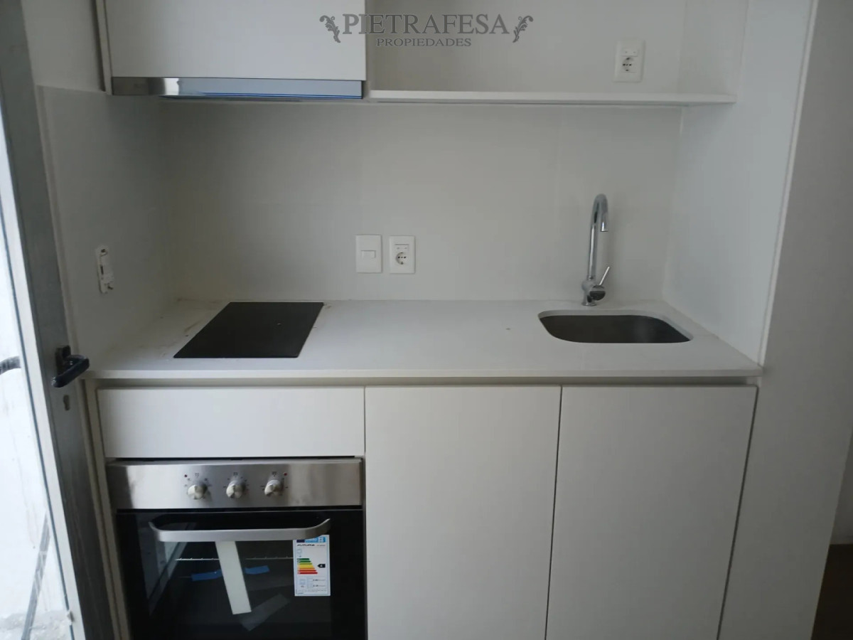 Apartamento ID.16204 - Apartamento en venta, monoambiente, 1baño. La Blanqueada. Con renta.