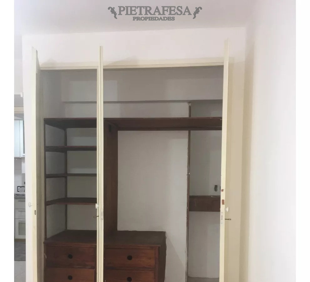 Apartamento ID.11415 - Apto en venta con renta, 1 dormitorio, 1 baño, patio-Cordón.