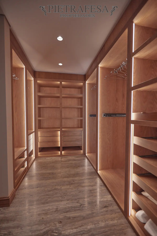 Apartamento ID.14274 - Apartamento en alquiler, 3 dormitorios, 3 baños, terraza, garaje, jacuzzi. Punta Carretas.