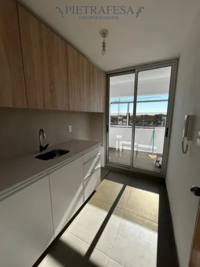 Apartamento ID.13762 - Apartamento en alquiler, 2dormitorios, 1baño, terraza. Tres Cruces.