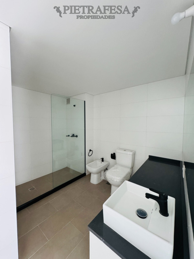 Apartamento ID.14126 - EDIFICIO BULL - POCITOS - 2 Dormitorios - 2 baños y Garage