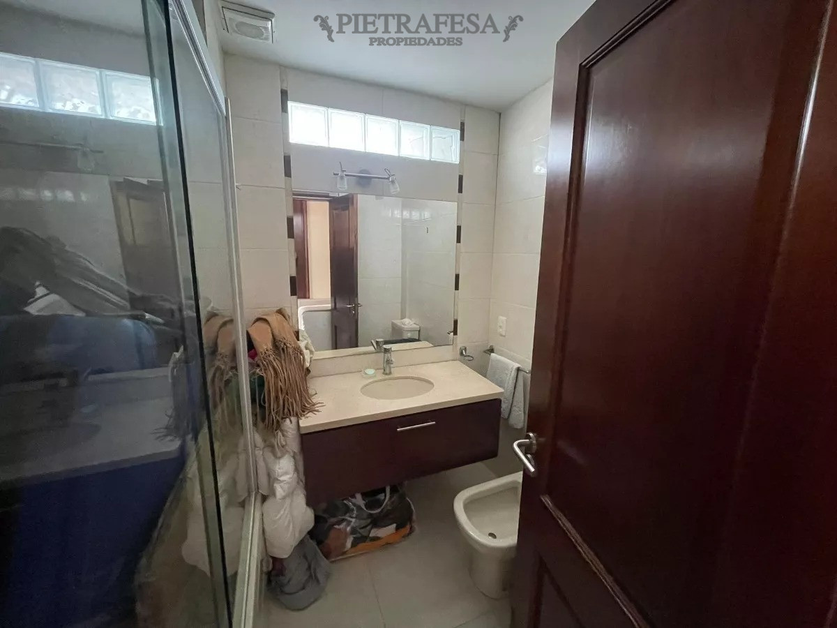 Apartamento ID.11055 - Penthouse en venta 3 dormitorios, 5 baños, terraza, gje-Pocitos 