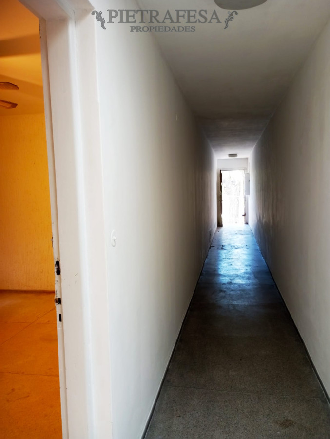 Apartamento ID.12937 - 2 Apartamentos en venta con renta 1 dorm, 1 baño, azotea-Brazo Oriental