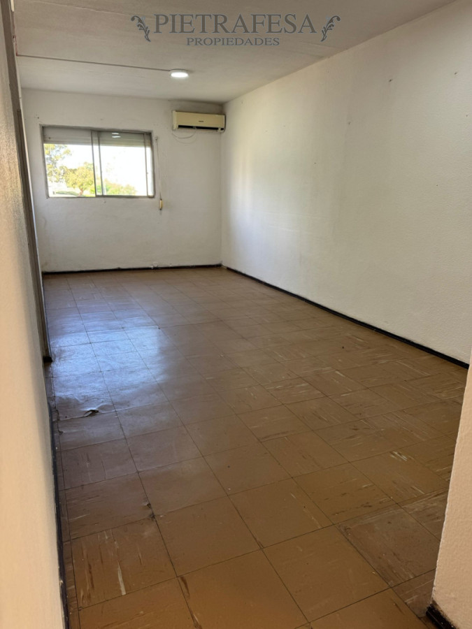 Apartamento ID.15107 - Apartamento en venta, 4 dormitorios, 2 baño-Colón