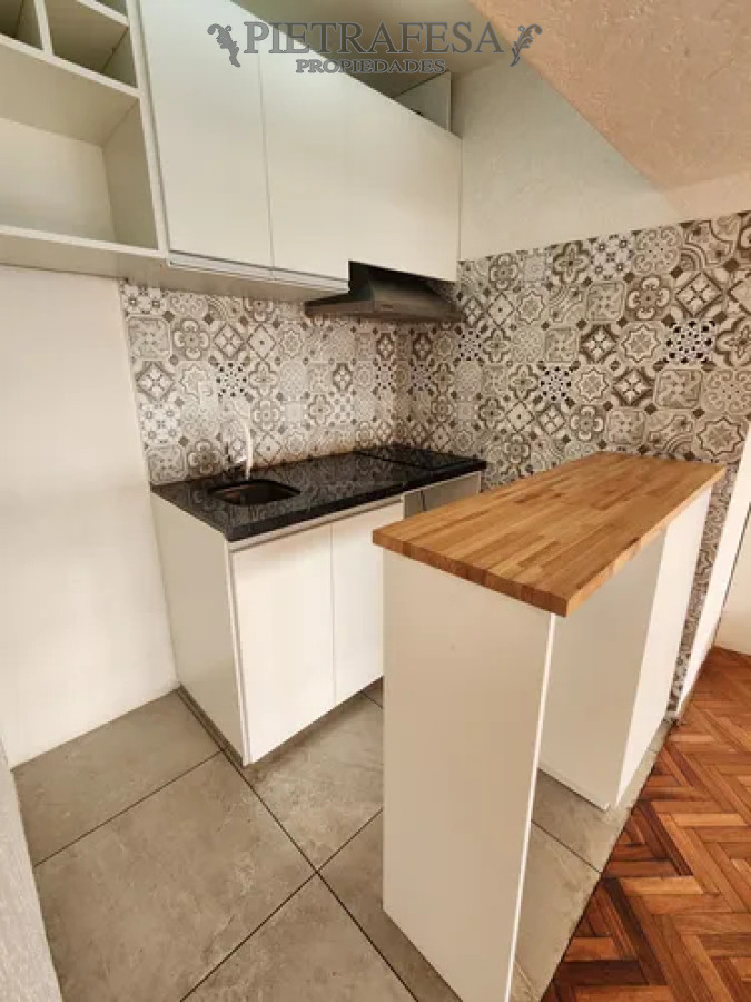 Apartamento ID.13905 - Apartamento en alquiler, monoambiente, 1 baño, garaje. Centro.