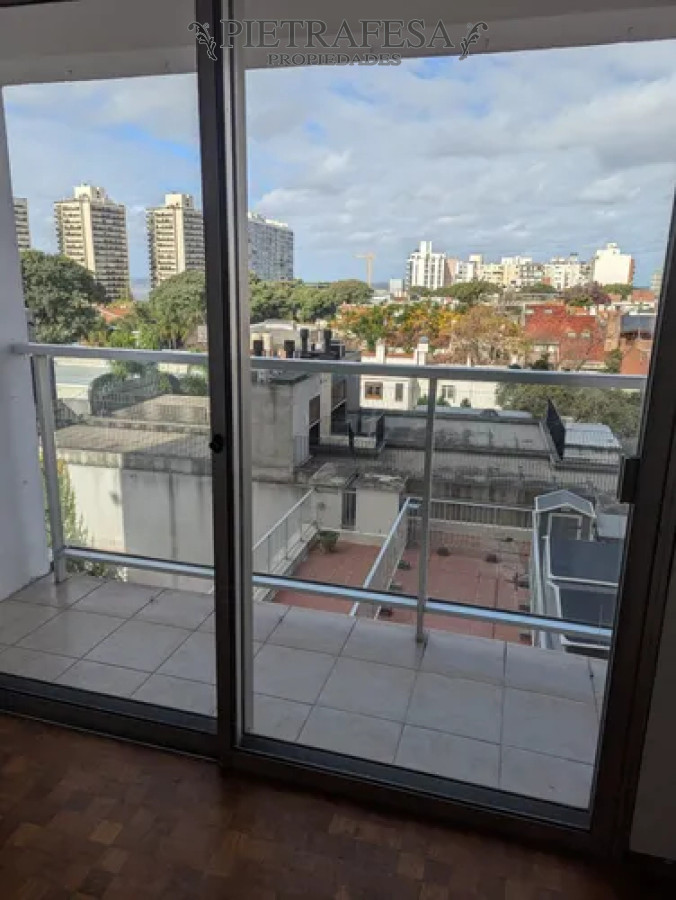 Apartamento ID.13646 - Apartamento en alquiler, monoambiente, 1baño, balcón. Pocitos.