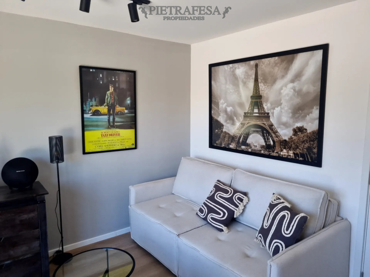 Apartamento ID.15379 - Penthouse en venta, 1 dormitorio, 1 baño, terraza con parrillero. Amueblado. Cordón.