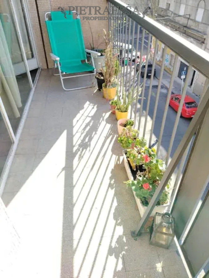 Apartamento ID.13903 - Apartamento en alquiler, 3 dormitorios, 2 baño, balcón, garaje. Cordón.