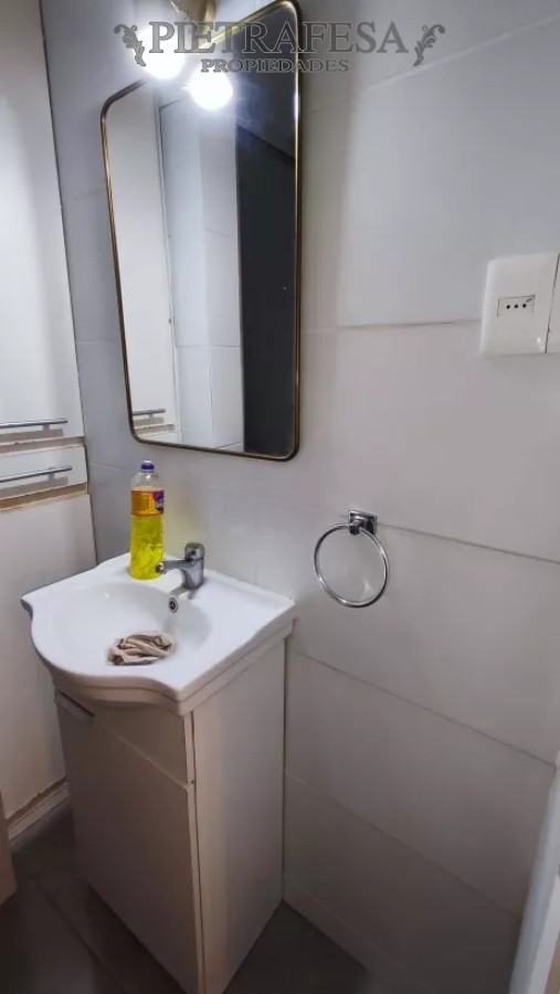 Apartamento ID.11415 - Apto en venta con renta, 1 dormitorio, 1 baño, patio-Cordón.