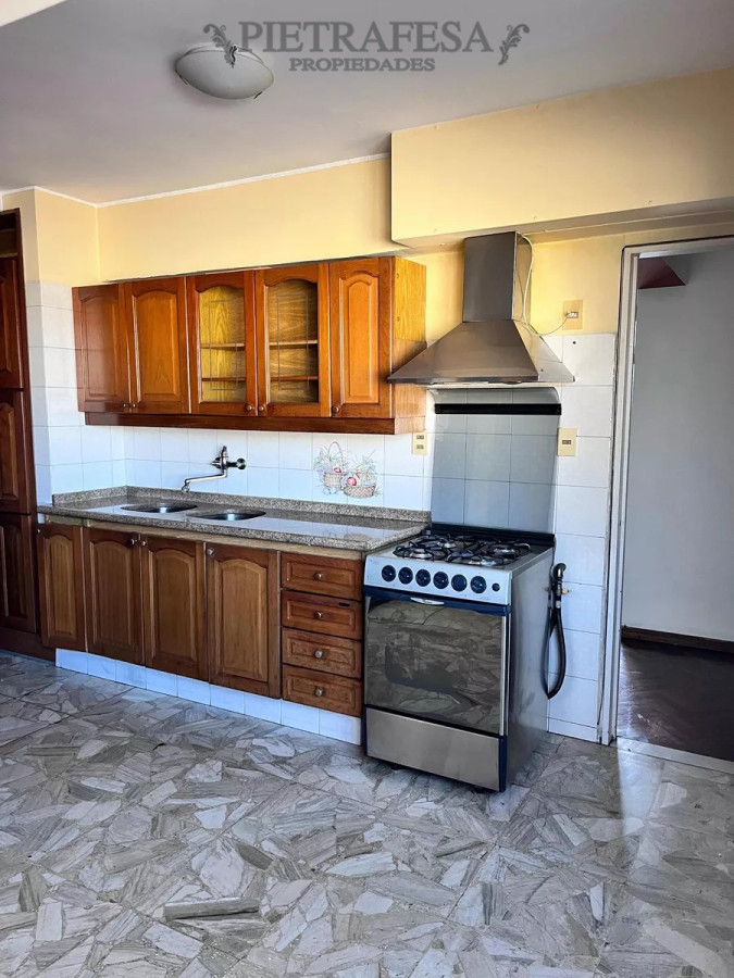 Apartamento ID.8631 - Apto en venta, 3 dormitorios, 2 baños- Yaguarón -Centro
