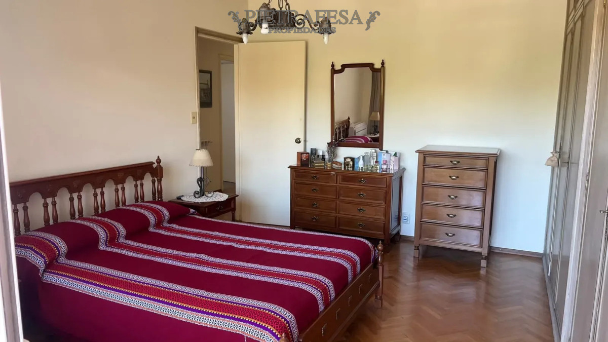Apartamento ID.16667 - Venta de apartamento, 3 dormitorios , 2 baños , terraza , garaje . Parque Rodó