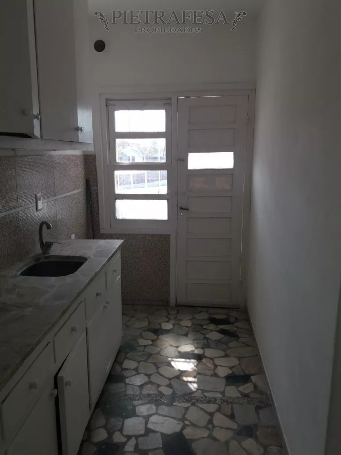 Apartamento ID.8877 - Apto con renta en venta 2 dormitorios y balcón-Hipólito Mordellie