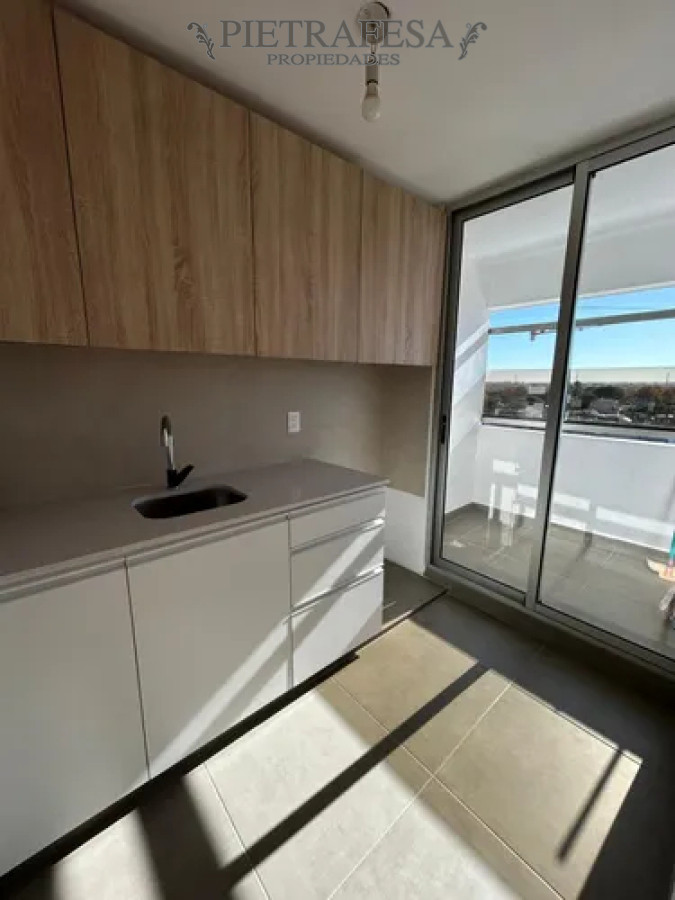 Apartamento ID.13762 - Apartamento en alquiler, 2dormitorios, 1baño, terraza. Tres Cruces.