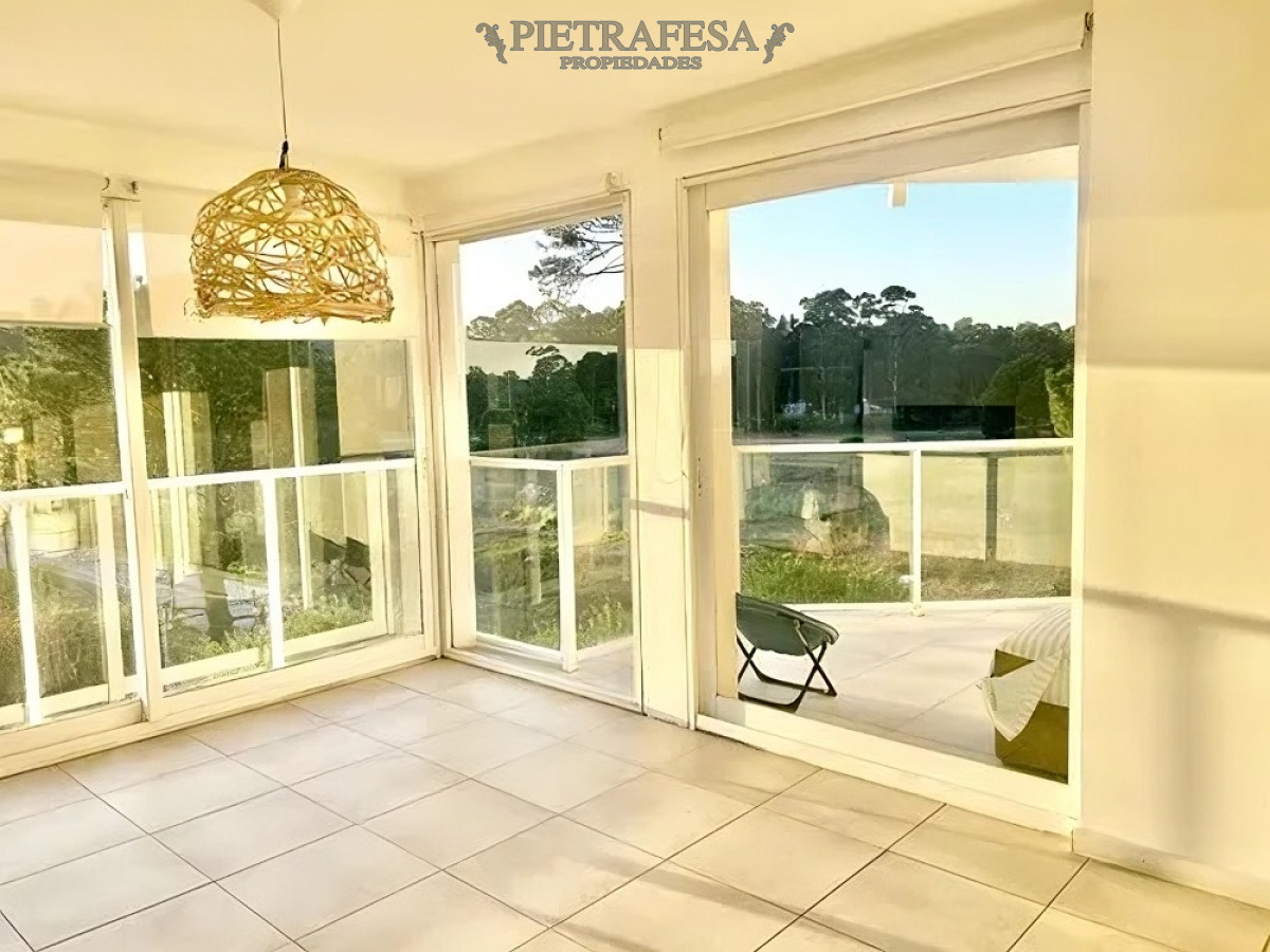 Apartamento ID.13882 - Apartamento en alquiler, 1 dormitorio, 1baño, terraza, garaje. Barra de Carrasco.