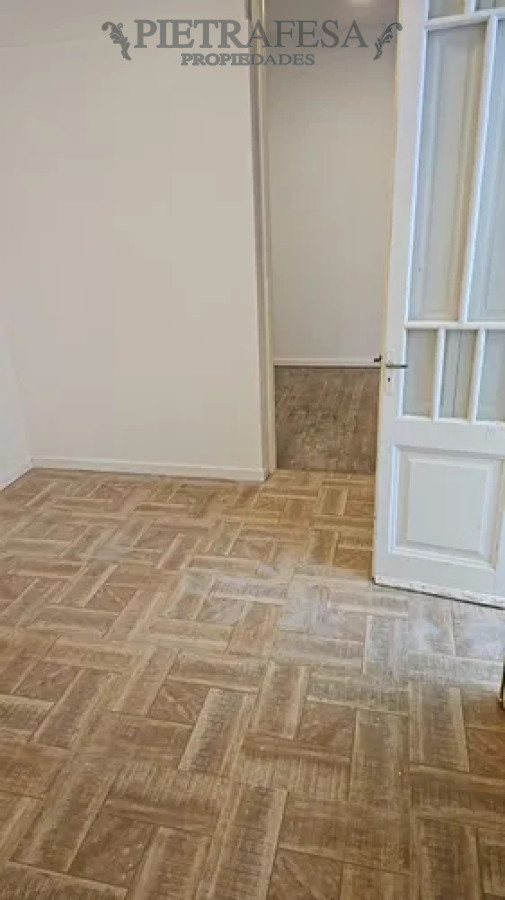Apartamento ID.13683 - Apartamento en alquiler, 2dormitorios, 1baño, patio. Pocitos.