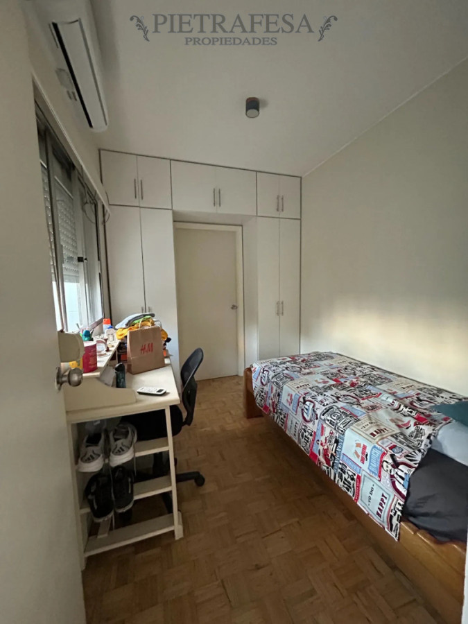 Apartamento ID.15238 - Apartamento en venta, 2 dormitorios, baño, servicio completo, balcón, garaje. Pocitos.