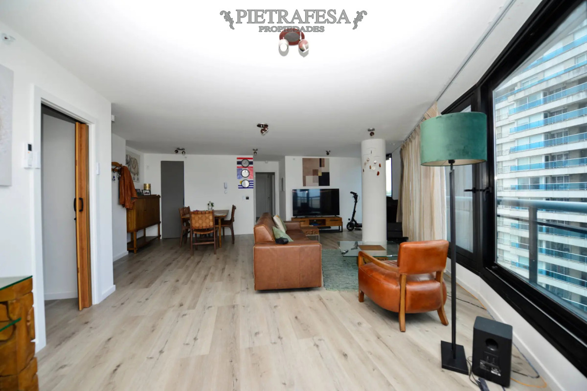 Apartamento ID.15101 - Apartamento en venta, 3 dormitorios, 2 baños, terraza, garaje. Amueblado. Buceo.