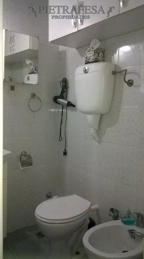 Apartamento ID.6468 - Apartamento en venta -CON RENTA 1 dormitorio , 1 baño y patio- Canelones- Ciudad Vieja. 