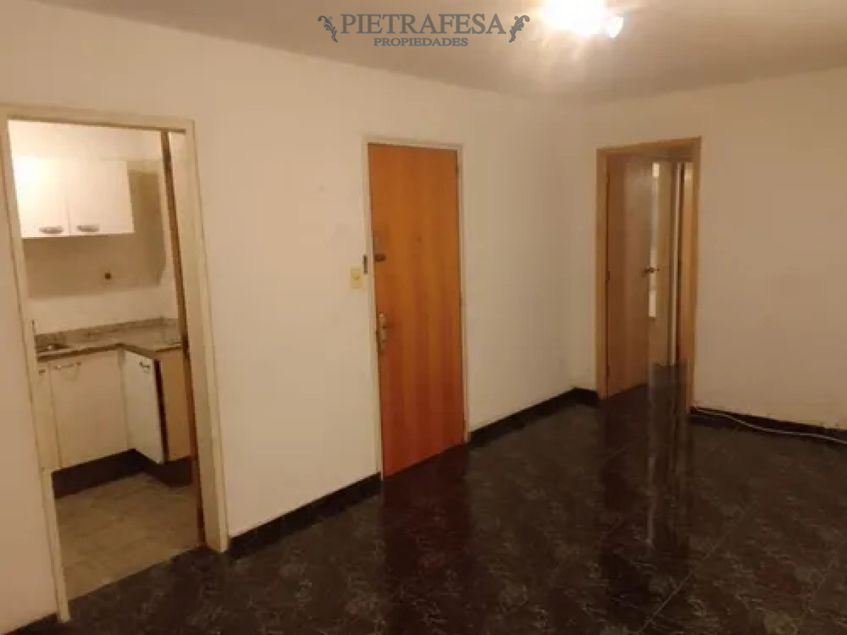 Apartamento ID.13901 - Apartamento en alquiler, 2 dormitorios, 1 baño, terraza lavadero. Cordón.