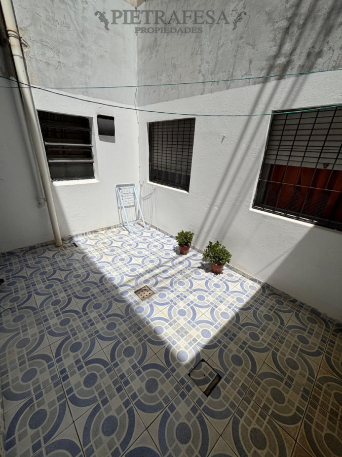 Apartamento ID.15129 - Apartamento en venta, 2 dormitorios, 1 baño, patio. Villa Miñoz.