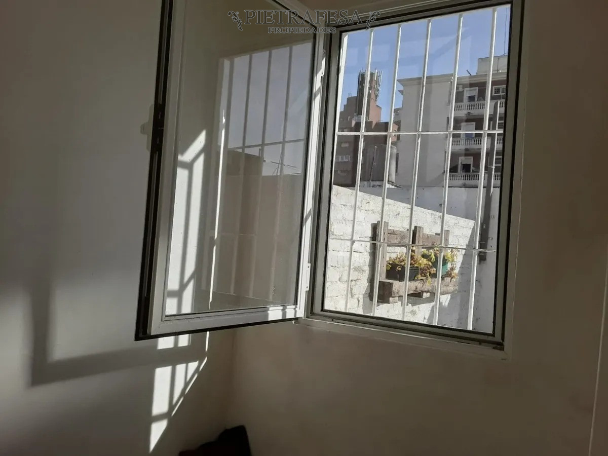 Apartamento ID.4428 - Apartamento en venta con renta - 2 dormitorios- 1 baño - azotea - Av. Gonzalo Ramírez - Palermo