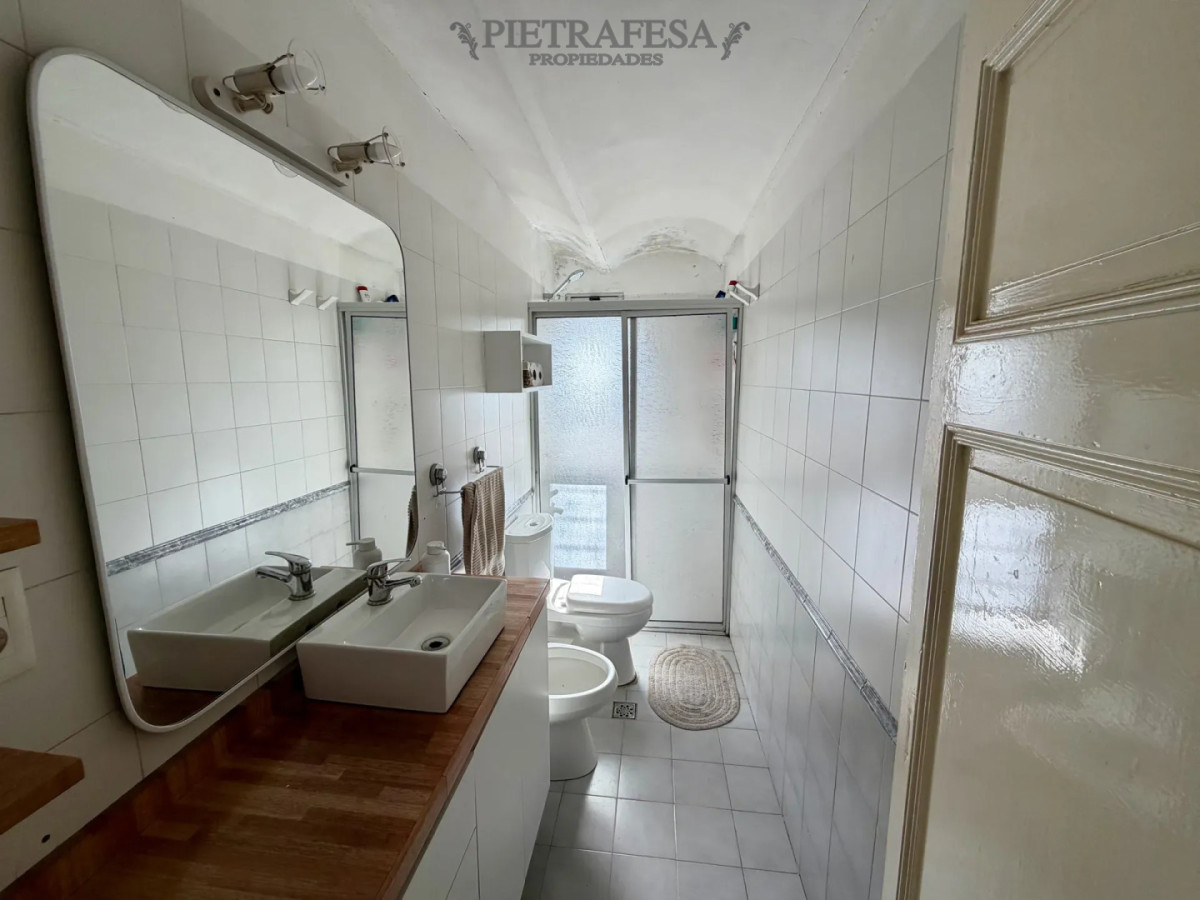 Apartamento ID.15759 - Apartamento en venta, 2 dormitorios, 1 baño, terraza, patio. Cordón.