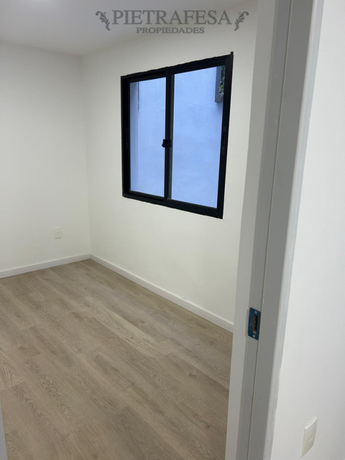 Apartamento ID.15021 - Apartamento en venta, 2 dormitorios, 1 baño, terraza con parrillero. Palermo.