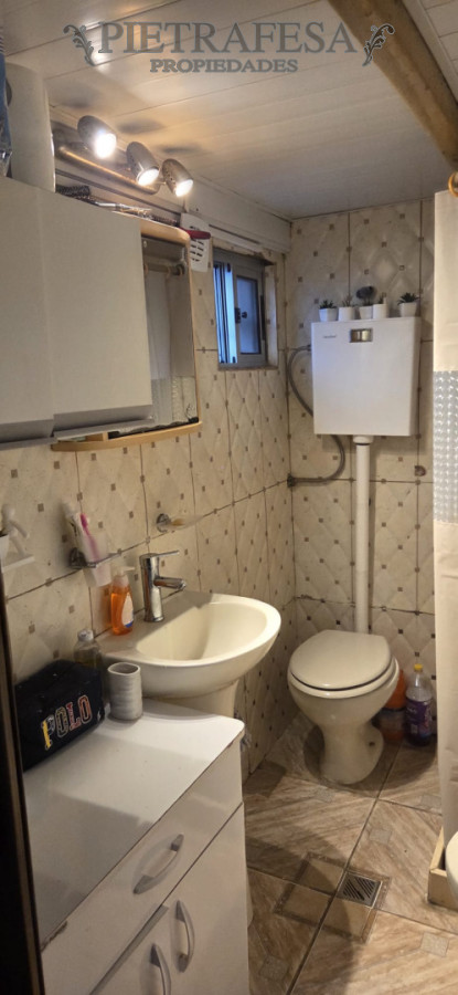 Apartamento ID.15171 - Apartamento tipo duplex en venta, 2 dormitorios, 1 baño, patio. Reducto.