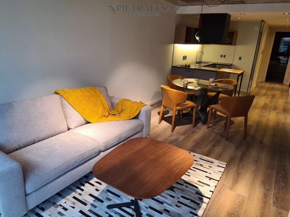 Apartamento ID.7813 - Apartamento en venta, 2 dormitorios, 2 baños, terraza con parrillero y garaje-Marco Bruto, Pocitos.