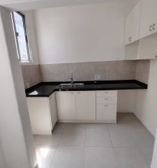 Apartamento en venta 2 dormitorios, 1 baño-Tres Cruces