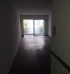 Amplio monoambiente en venta- Tres Cruces