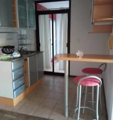 Apartamento en venta 2 dormitorios, 1 baño y balcón-Tres Cruces