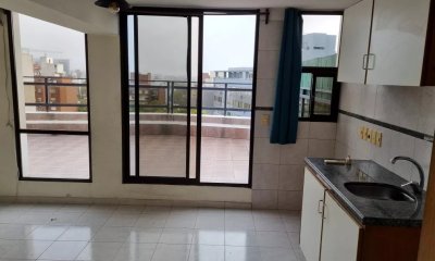 Apto en venta con renta 1 dormitorio, 1 baño, terraza- Tres Cruces.