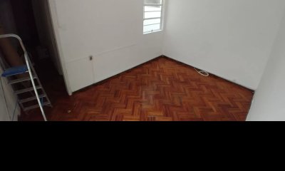 Apartamento en venta 2 dormitorios, 1 baño y patio- Piedras-Ciudad Vieja