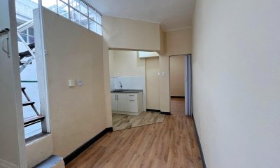 Apto con renta en venta 2 dorm, 1 baño-La Comercial