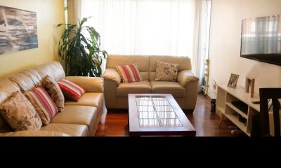 Apartamento en venta 3 dormitorios, 2 baños y garaje