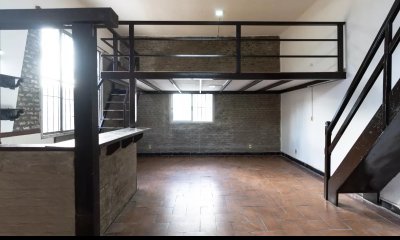 Apto en venta 1 dormitorio, 1 baño, azotea-Ciudad Vieja