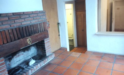 Apartamento en venta 3 dormitorios, 2 baños, patio con parrillero y azotea-Solano López-Buceo