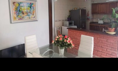 Apto en venta 3 dormitorios, 1 baño-Mercado Modelo