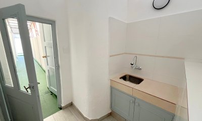 Apto en venta, 2 dormitorios, 1 baño y patio-Centro