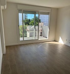 Apartamento en venta, 2domritorios, 1baño, terraza. Pocitos.