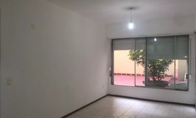 Apto en venta, 1 dormitorio, 1 baño, patio-Cordón.