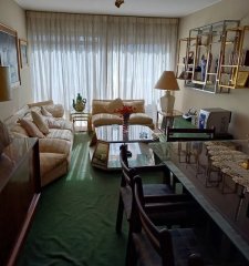 Apartamento en Pocitos, 3 dormitorios, 2 baños y Garage a metros del mar